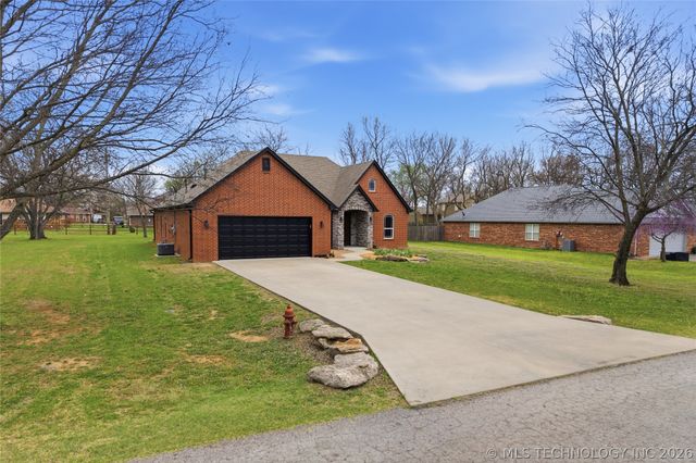 636 S Pecan Place, Oologah, OK 74053