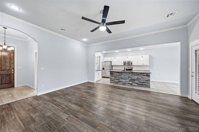 636 S Pecan Place, Oologah, OK 74053