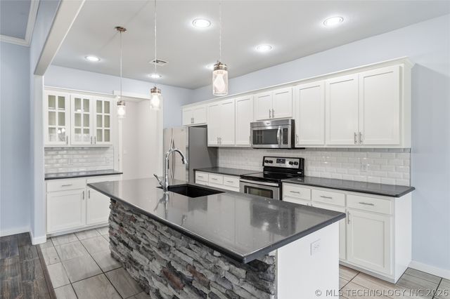 636 S Pecan Place, Oologah, OK 74053