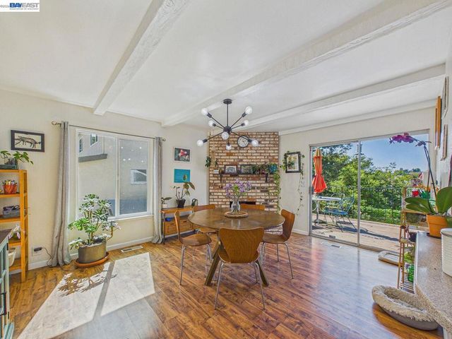 16 Valley View Ct, El Sobrante, CA 94803