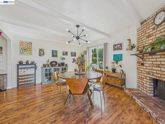 16 Valley View Ct, El Sobrante, CA 94803