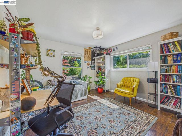 16 Valley View Ct, El Sobrante, CA 94803