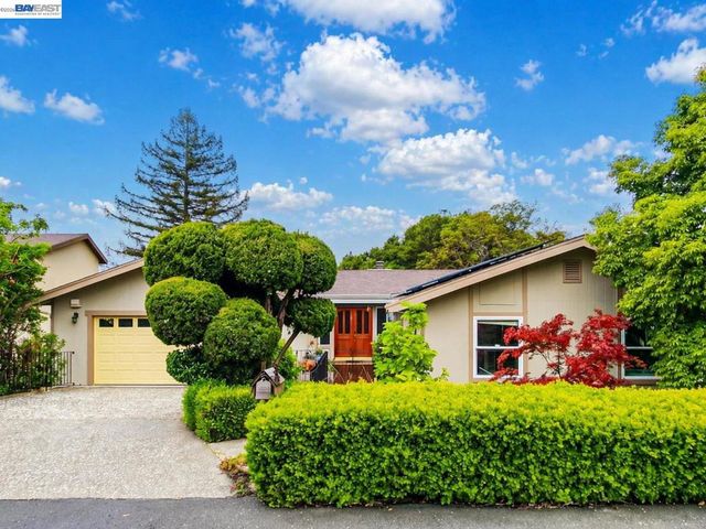 16 Valley View Ct, El Sobrante, CA 94803