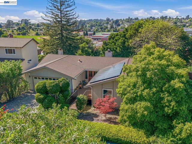 16 Valley View Ct, El Sobrante, CA 94803