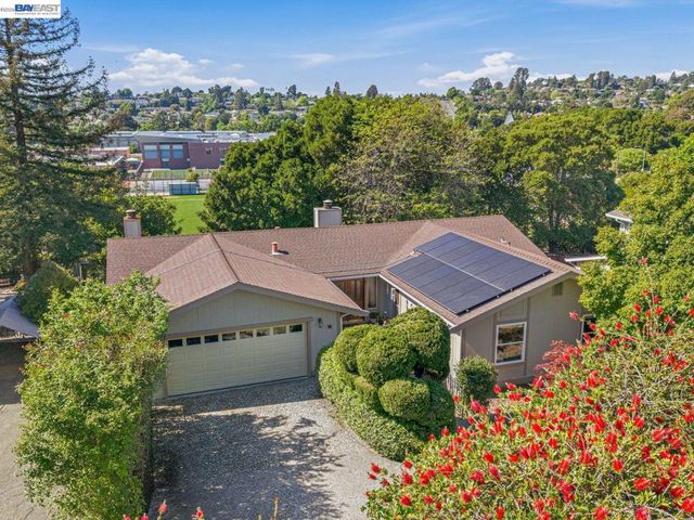 16 Valley View Ct, El Sobrante, CA 94803