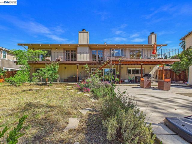 16 Valley View Ct, El Sobrante, CA 94803