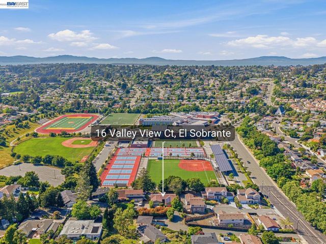 16 Valley View Ct, El Sobrante, CA 94803
