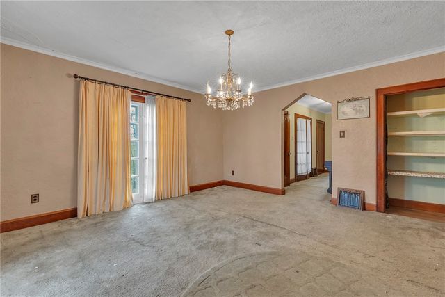 613 Briarcliff Dr, Center Twp, PA 15001