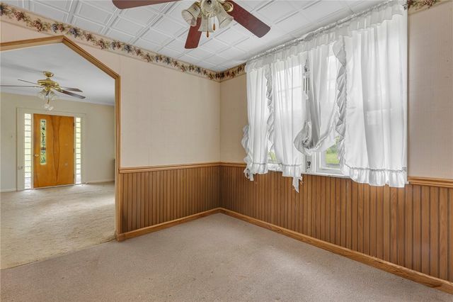 613 Briarcliff Dr, Center Twp, PA 15001