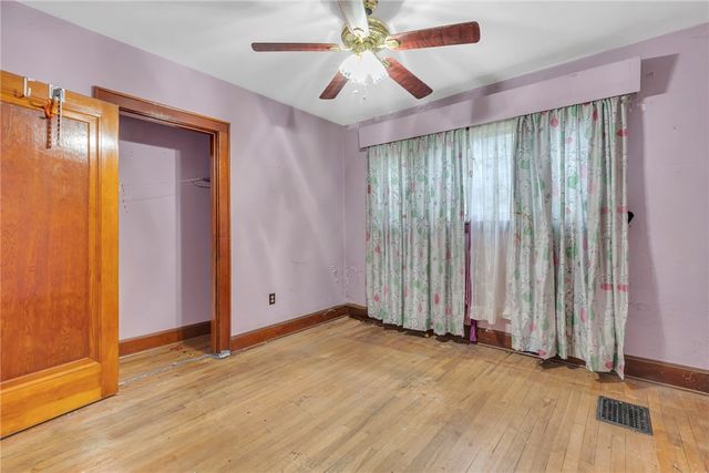 613 Briarcliff Dr, Center Twp, PA 15001
