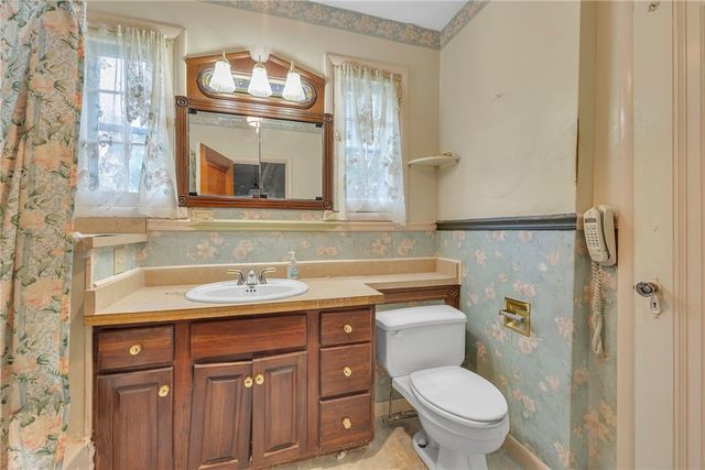 613 Briarcliff Dr, Center Twp, PA 15001
