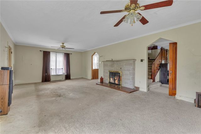 613 Briarcliff Dr, Center Twp, PA 15001