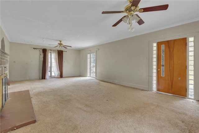 613 Briarcliff Dr, Center Twp, PA 15001