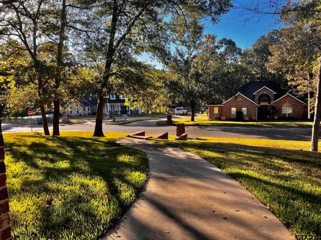 2906 Augusta, Jacksonville, TX 75766