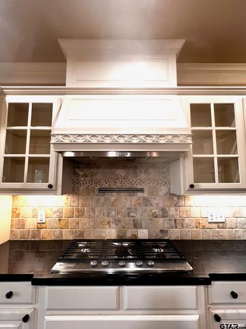 2906 Augusta, Jacksonville, TX 75766