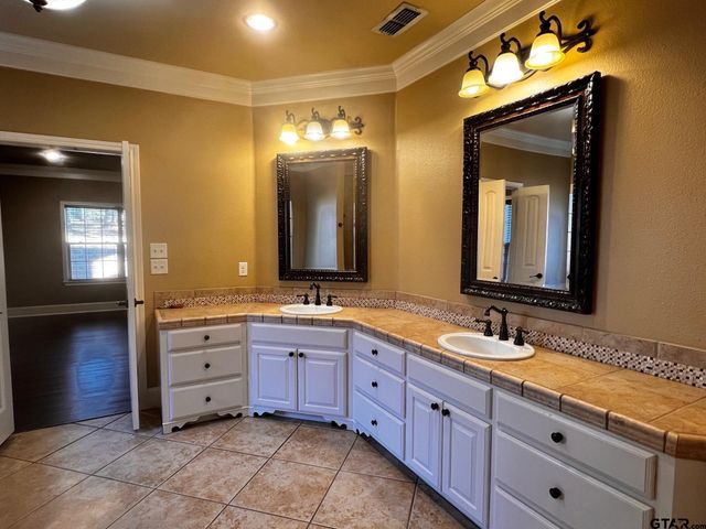 2906 Augusta, Jacksonville, TX 75766
