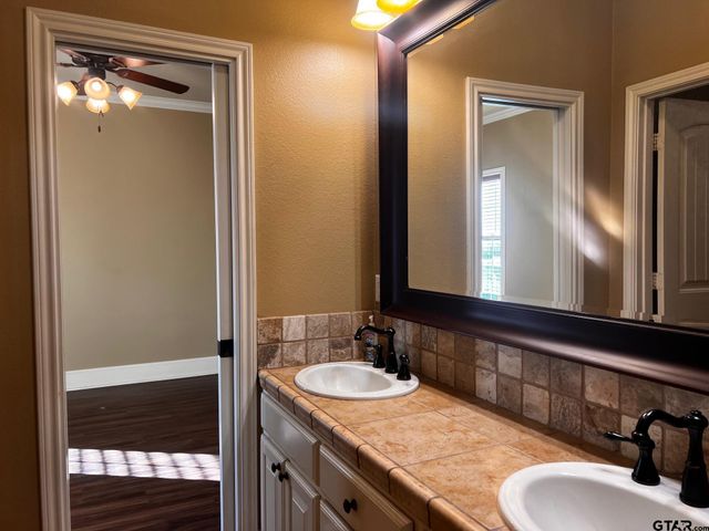 2906 Augusta, Jacksonville, TX 75766