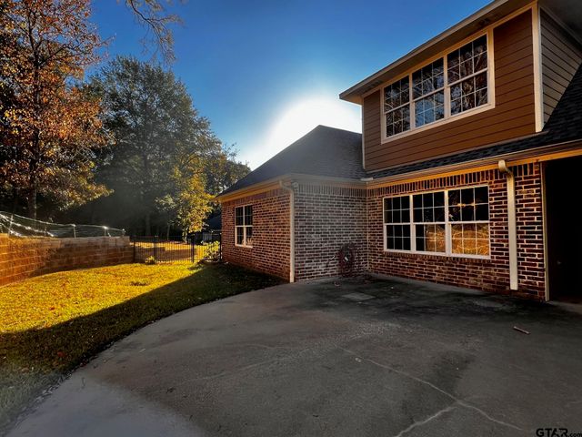 2906 Augusta, Jacksonville, TX 75766
