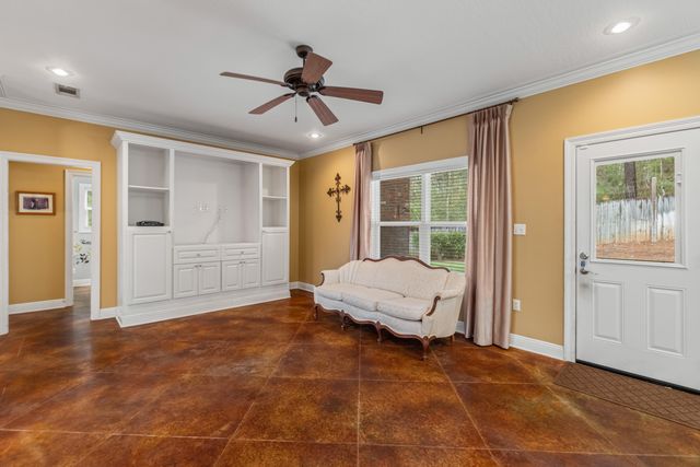 23 Shawnee Dr., Hattiesburg, MS 39402