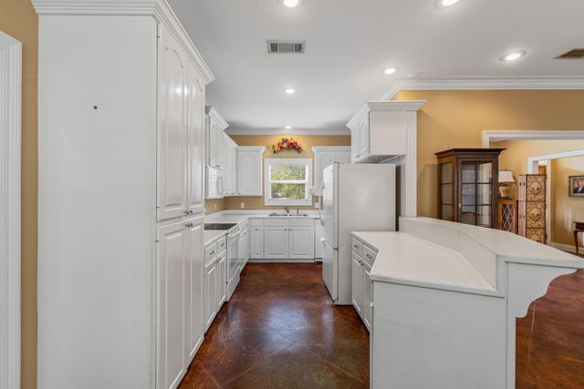 23 Shawnee Dr., Hattiesburg, MS 39402