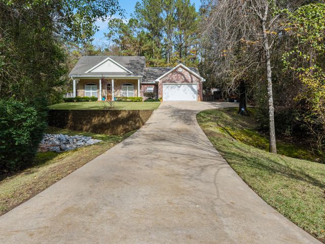 23 Shawnee Dr., Hattiesburg, MS 39402