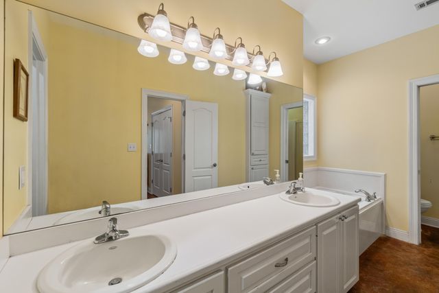 23 Shawnee Dr., Hattiesburg, MS 39402