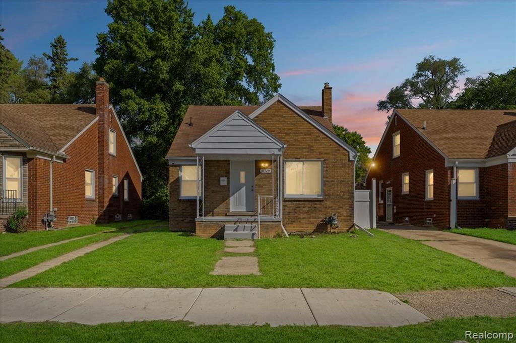 11729 Sanford Street, Detroit, MI 48205