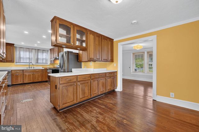907 GRANDIN AVE, Rockville, MD 20851