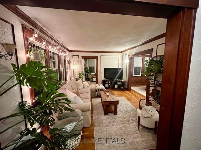 33 Evans St 1, Watertown, MA 02472