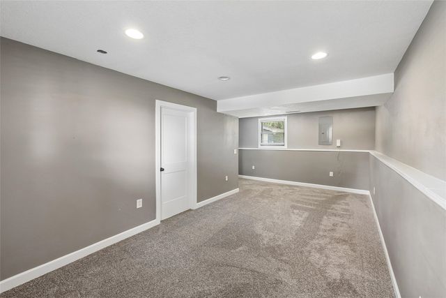 400 NW Morningside Drive, Grimes, IA 50111