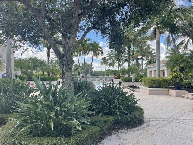 2729 Anzio Court 102, Palm Beach Gardens, FL 33410