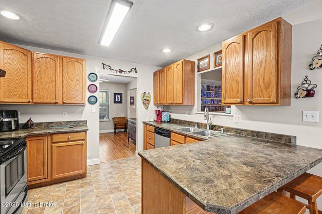 145 Waynes Ln, Milton, KY 40045