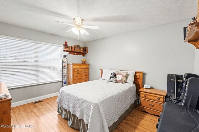 145 Waynes Ln, Milton, KY 40045