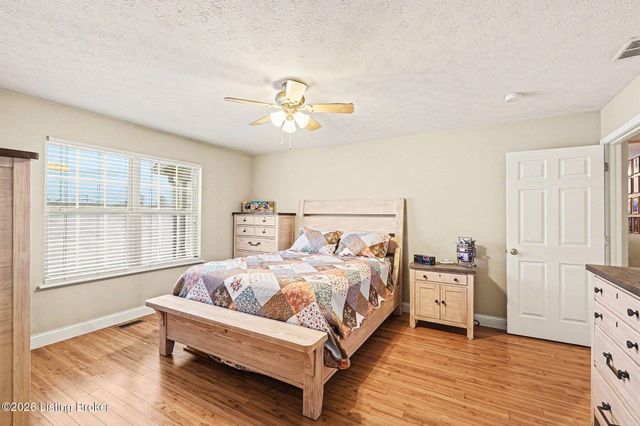 145 Waynes Ln, Milton, KY 40045