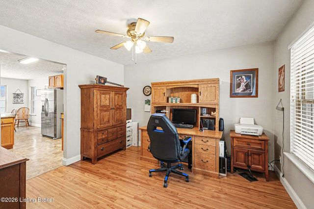 145 Waynes Ln, Milton, KY 40045