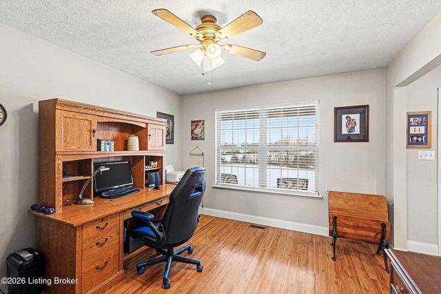 145 Waynes Ln, Milton, KY 40045