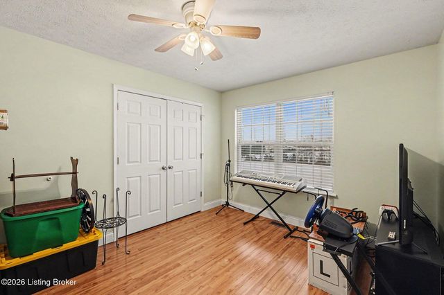 145 Waynes Ln, Milton, KY 40045