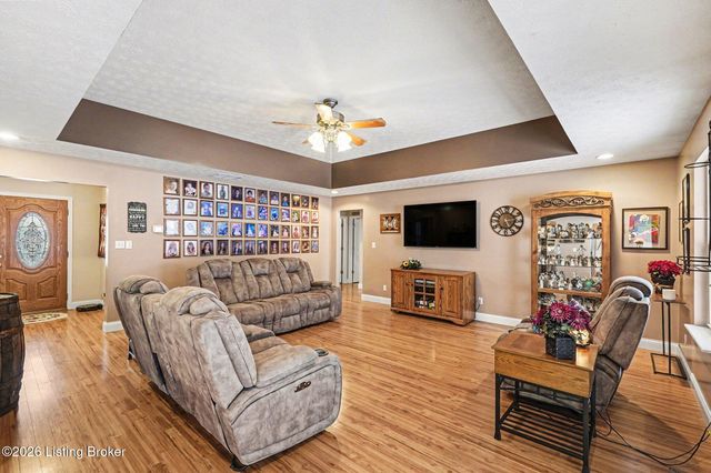 145 Waynes Ln, Milton, KY 40045