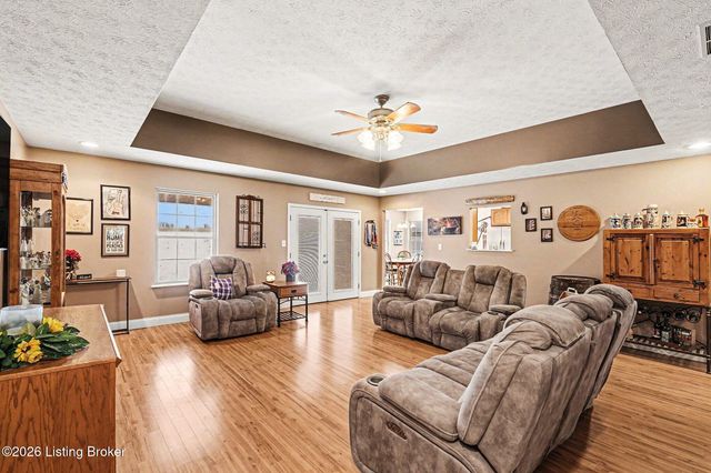 145 Waynes Ln, Milton, KY 40045