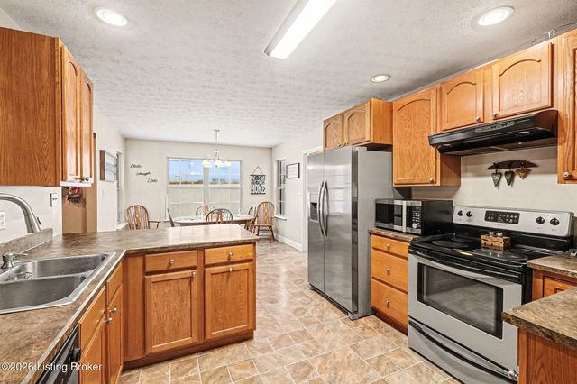 145 Waynes Ln, Milton, KY 40045