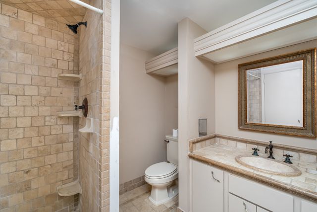 4200 West End Ave Apt 203, Nashville, TN 37205