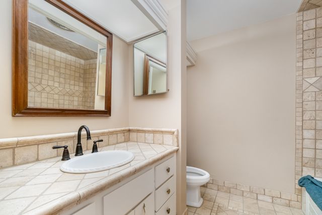 4200 West End Ave Apt 203, Nashville, TN 37205