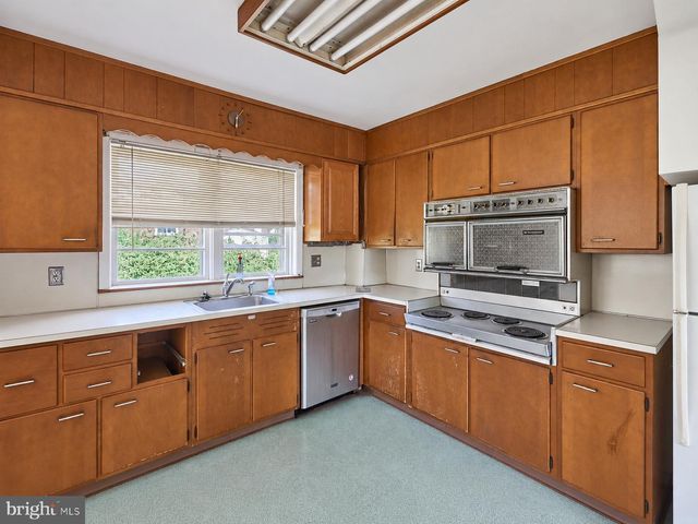102 MAYER ST, Reading, PA 19606