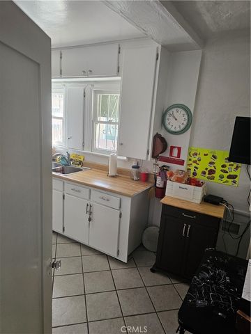 1939 W 79th, Los Angeles, CA 90047
