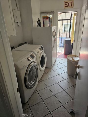 1939 W 79th, Los Angeles, CA 90047