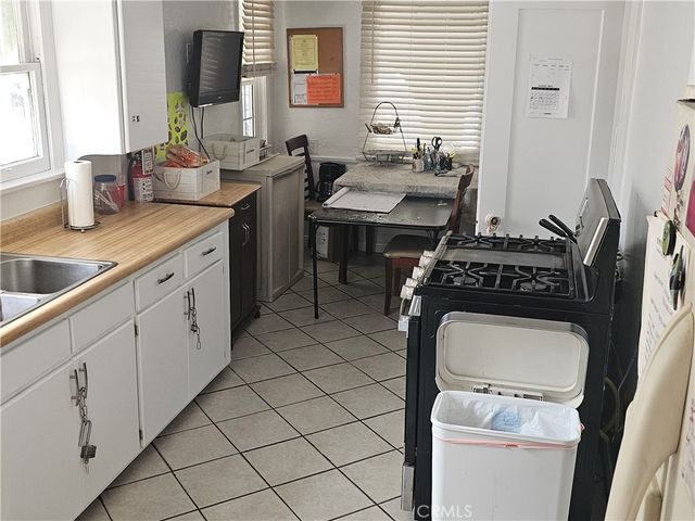 1939 W 79th, Los Angeles, CA 90047