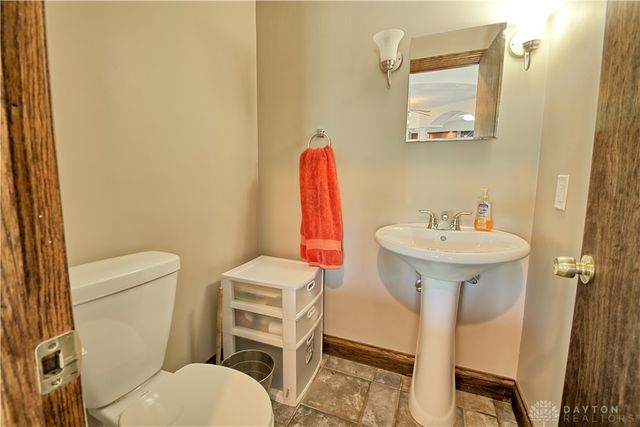122 Cherry Hill Drive, Beavercreek, OH 45440