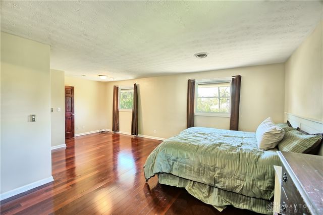122 Cherry Hill Drive, Beavercreek, OH 45440