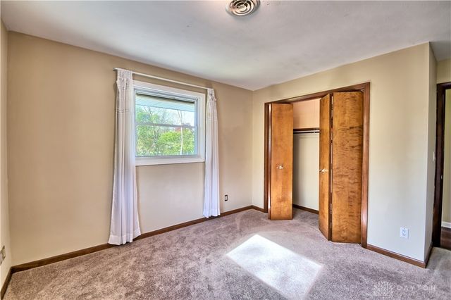 122 Cherry Hill Drive, Beavercreek, OH 45440