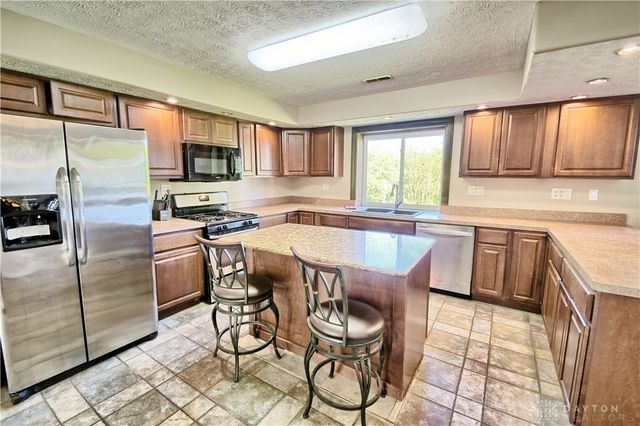 122 Cherry Hill Drive, Beavercreek, OH 45440